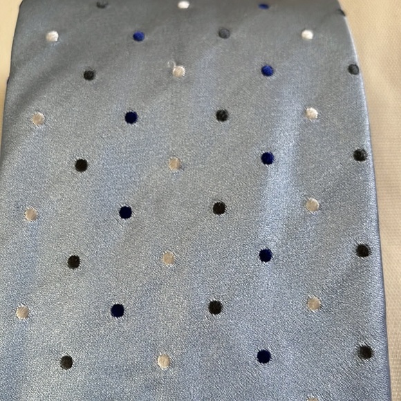 Villa Ponti Men’s Silk Necktie. Light blue w/ navy and white dots. Italy 🇮🇹 - Picture 2 of 4